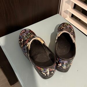 Floral Clogs with Black Base
